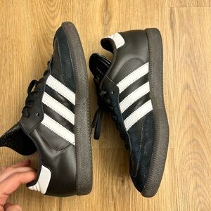 Like New Adidas Classic Sambas Size Mens 7